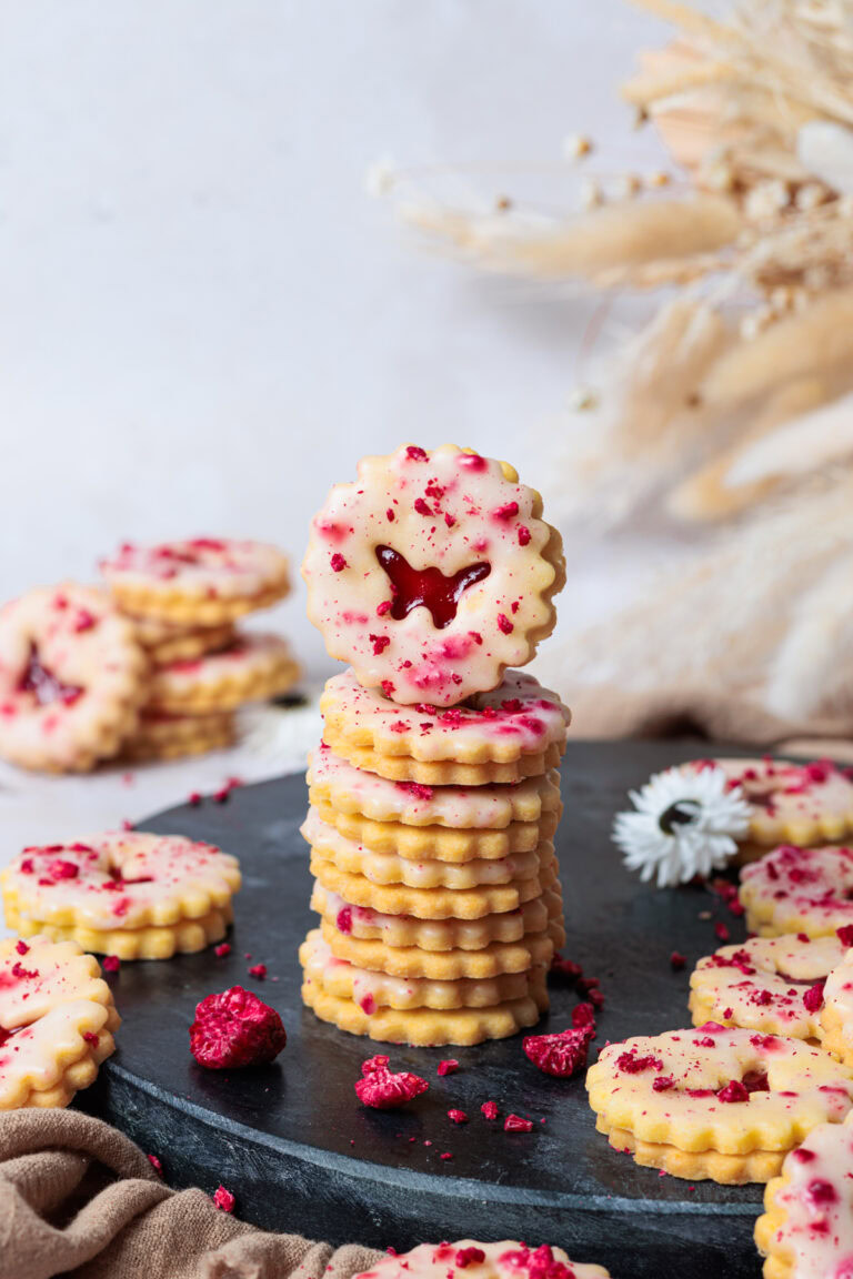 Kekse für Ostern: Linzer mit Himbeeren